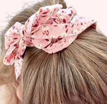 Load image into Gallery viewer, Sarah Colman - Floral cotton hairbow
