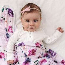 Load image into Gallery viewer, baby girl in a light pink bow 
